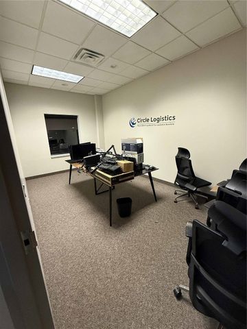 4935 Bowling Street SW B, Cedar Rapids, IA 52404