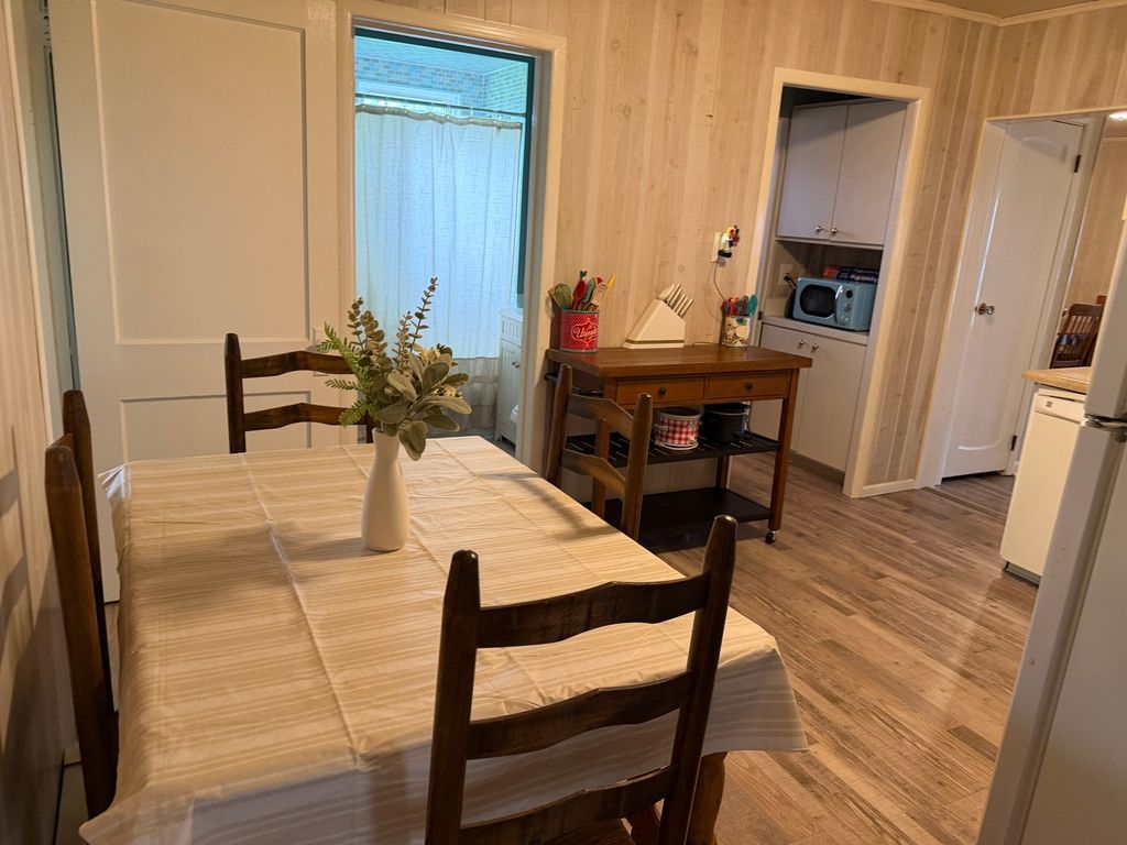 Image 3 of property listing at 438 Anderson Street, Centralia, IL 62801