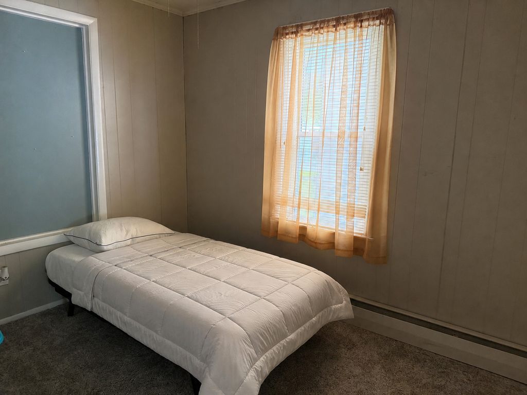 Image 5 of property listing at 438 Anderson Street, Centralia, IL 62801