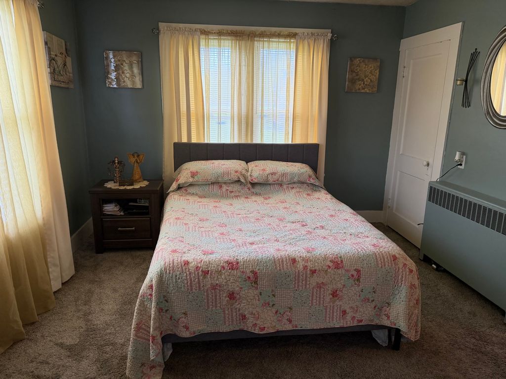 Image 7 of property listing at 438 Anderson Street, Centralia, IL 62801