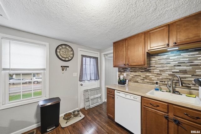 121 BESS Street, Washington, IL 61571