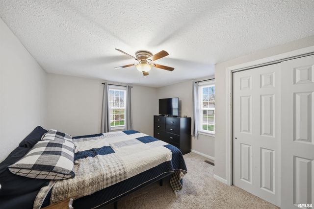 121 BESS Street, Washington, IL 61571