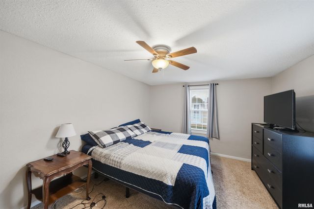 121 BESS Street, Washington, IL 61571