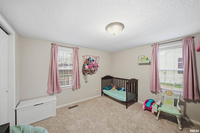 121 BESS Street, Washington, IL 61571