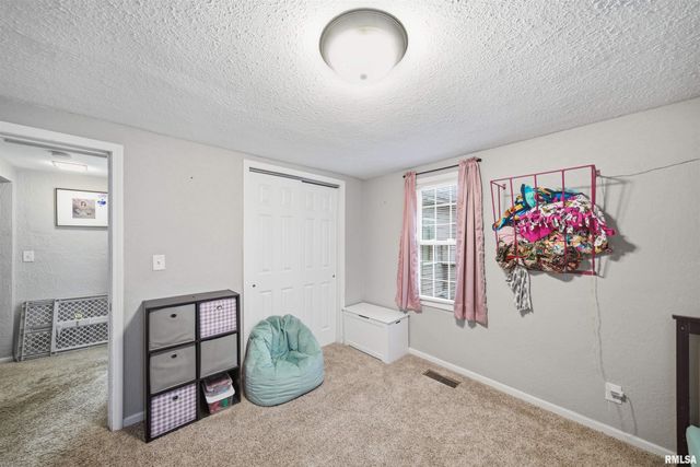 121 BESS Street, Washington, IL 61571