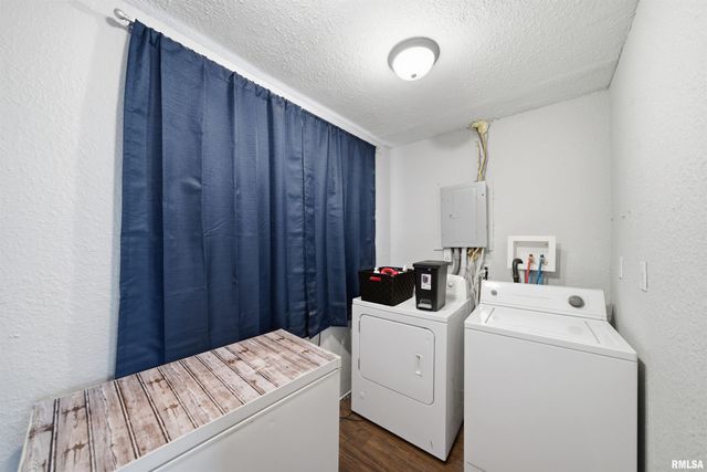 121 BESS Street, Washington, IL 61571