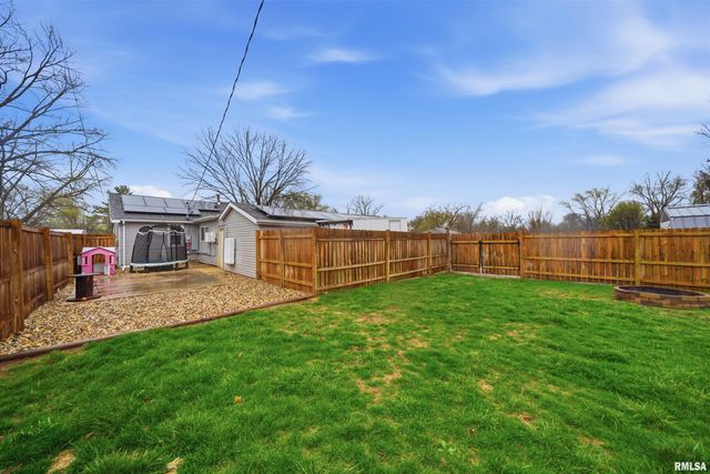 121 BESS Street, Washington, IL 61571