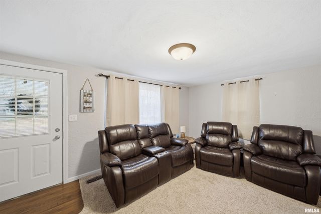 121 BESS Street, Washington, IL 61571