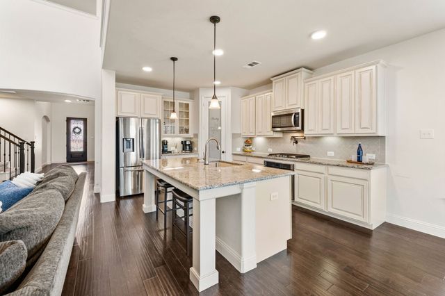 216 Village Creek Drive, Mckinney, TX 75071