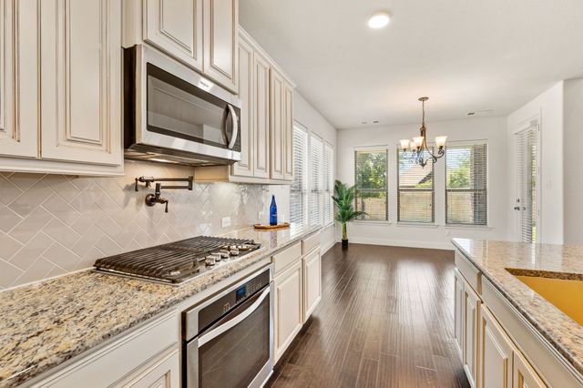 216 Village Creek Drive, Mckinney, TX 75071