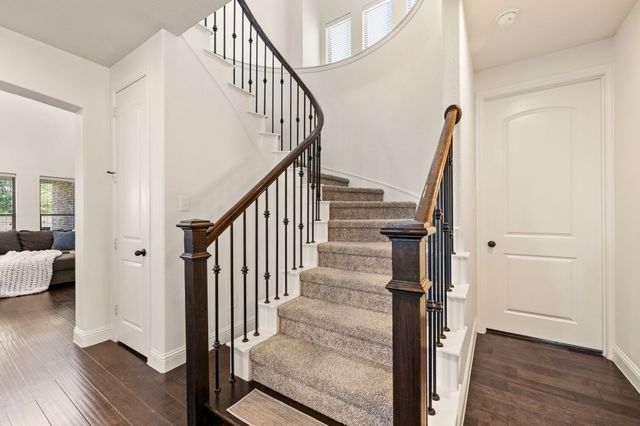 216 Village Creek Drive, Mckinney, TX 75071