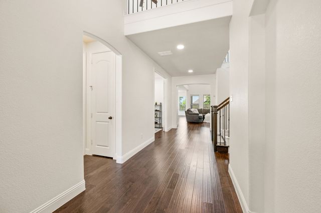 216 Village Creek Drive, Mckinney, TX 75071