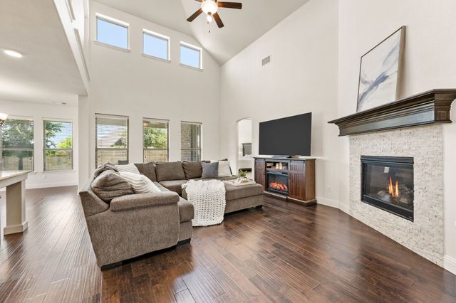 216 Village Creek Drive, Mckinney, TX 75071
