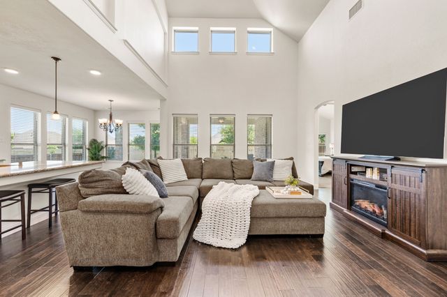 216 Village Creek Drive, Mckinney, TX 75071