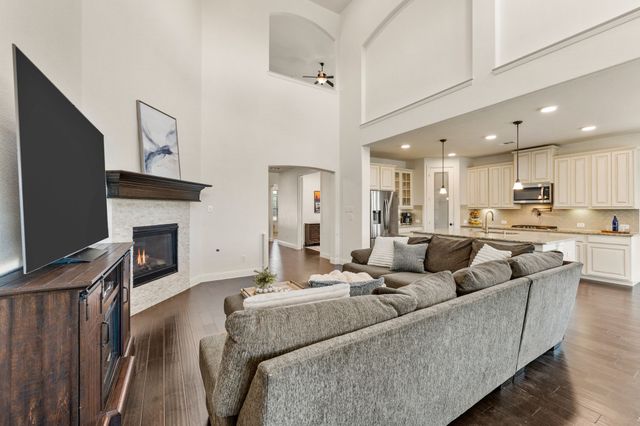 216 Village Creek Drive, Mckinney, TX 75071