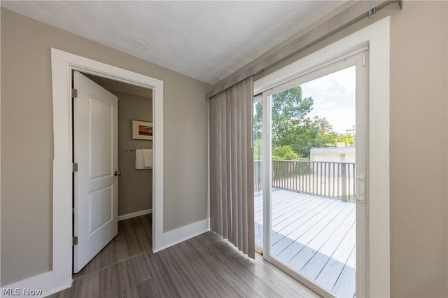 1614 Robinwood Avenue, Lakewood, OH 44107