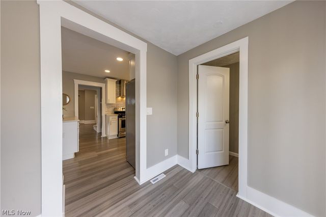 1614 Robinwood Avenue, Lakewood, OH 44107