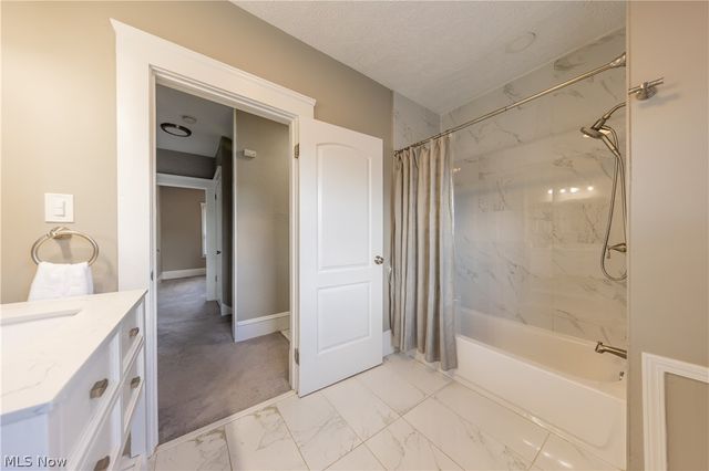 1614 Robinwood Avenue, Lakewood, OH 44107