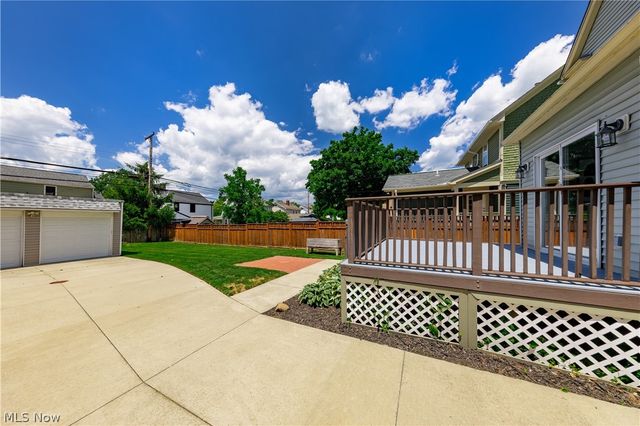 1614 Robinwood Avenue, Lakewood, OH 44107