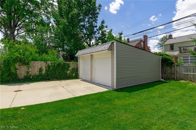 1614 Robinwood Avenue, Lakewood, OH 44107