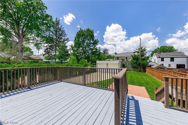 1614 Robinwood Avenue, Lakewood, OH 44107