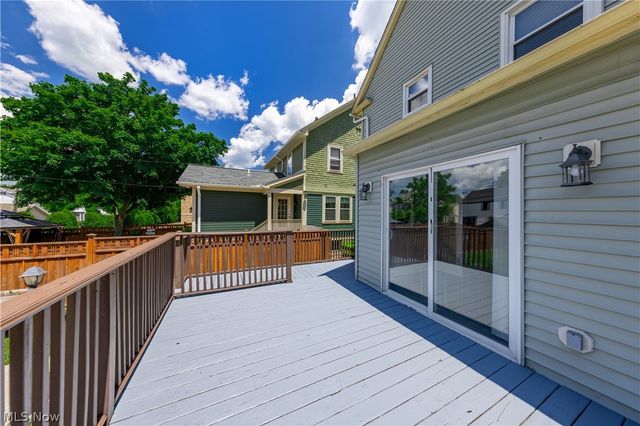 1614 Robinwood Avenue, Lakewood, OH 44107