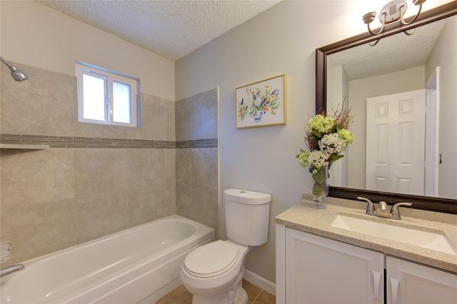 6910 Navidad Road, Houston, TX 77083