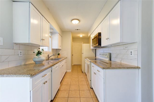 6910 Navidad Road, Houston, TX 77083