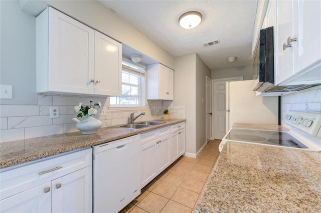 6910 Navidad Road, Houston, TX 77083