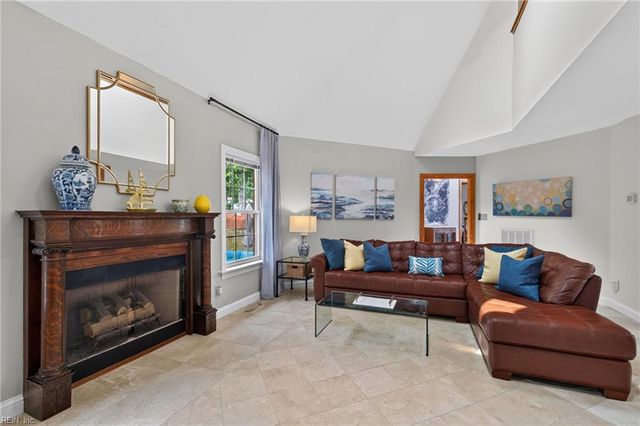1700 Maze Hill MEWS, Virginia Beach, VA 23455