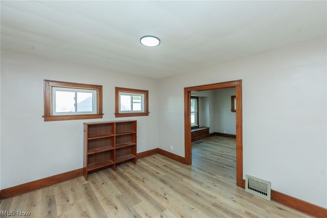 2233 E 33rd Street, Lorain, OH 44055
