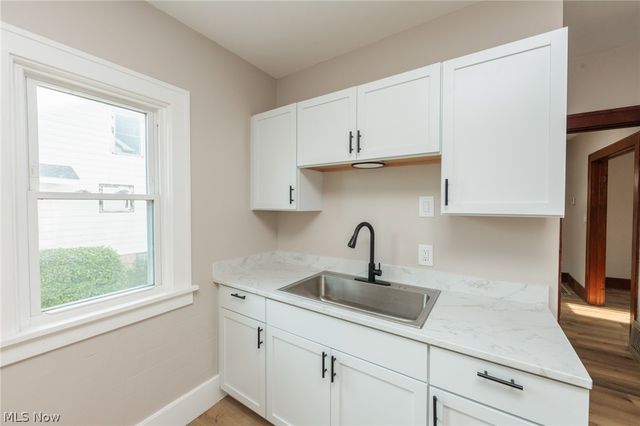 2233 E 33rd Street, Lorain, OH 44055