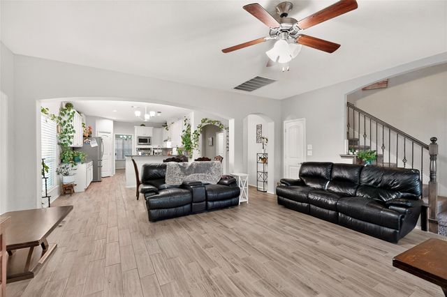 525 Rustic Oak Lane, Mckinney, TX 75072