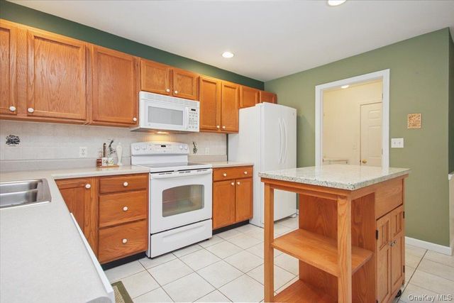 4 Osborne Glen, Poughquag, NY 12570