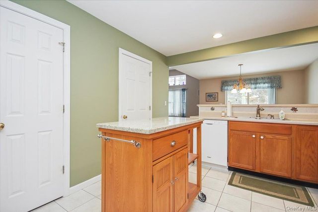 4 Osborne Glen, Poughquag, NY 12570