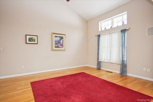 4 Osborne Glen, Poughquag, NY 12570