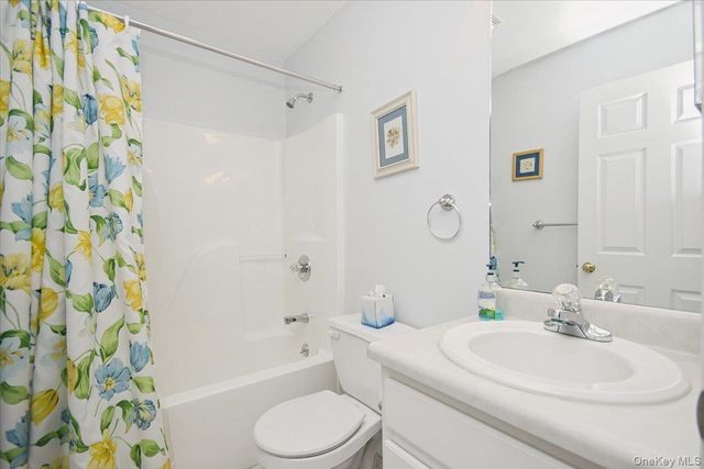 4 Osborne Glen, Poughquag, NY 12570