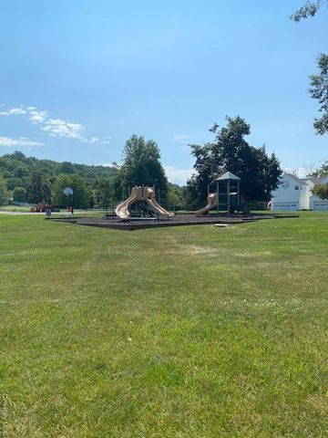 4 Osborne Glen, Poughquag, NY 12570