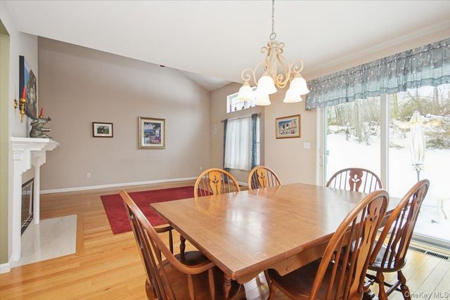 4 Osborne Glen, Poughquag, NY 12570