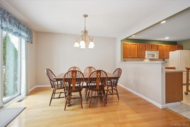 4 Osborne Glen, Poughquag, NY 12570