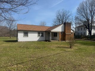 10121 S Sprinkle Road, Pavilion Twp, MI 49097