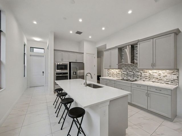 176 SE Via Sangro, Port St. Lucie, Port St Lucie, FL 34952