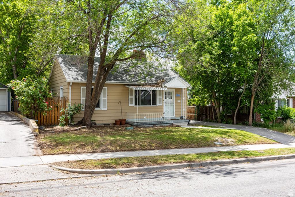 Image 12 of property listing at 1210 HARRISON AVE, Salt Lake City, UT 84105