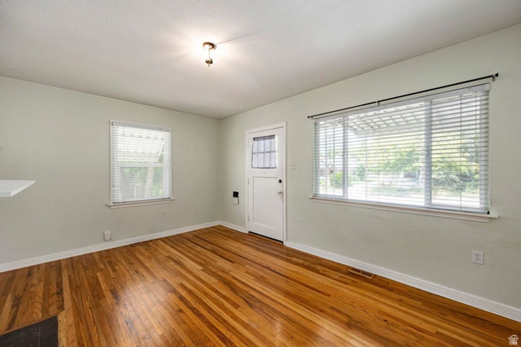 Image 4 of property listing at 1210 HARRISON AVE, Salt Lake City, UT 84105