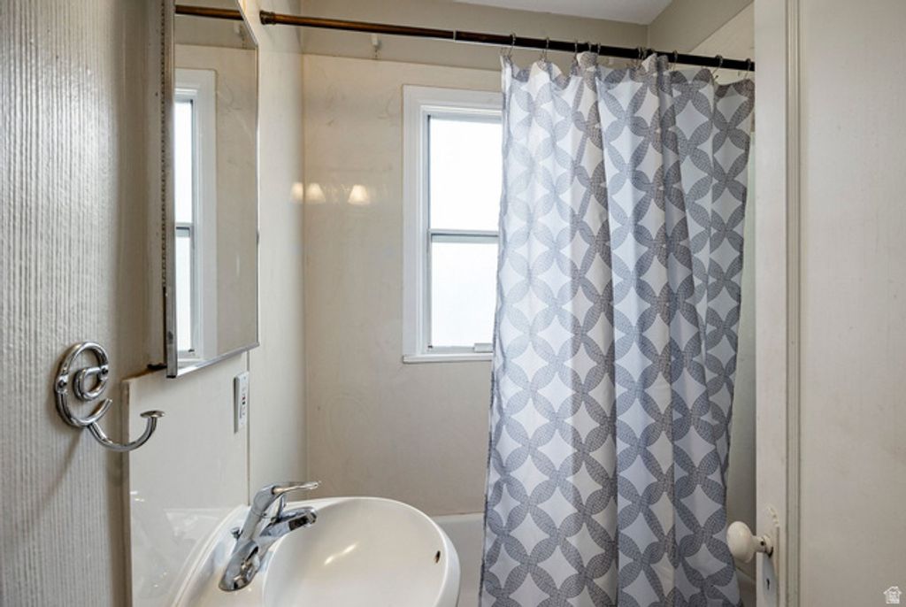 Image 7 of property listing at 1210 HARRISON AVE, Salt Lake City, UT 84105
