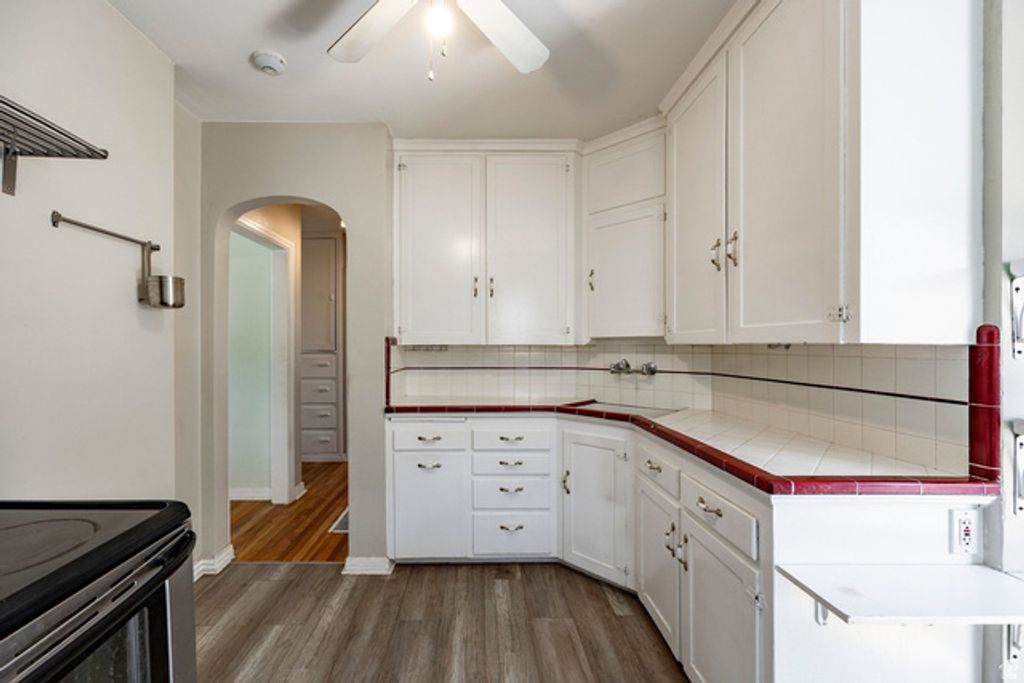 Image 9 of property listing at 1210 HARRISON AVE, Salt Lake City, UT 84105