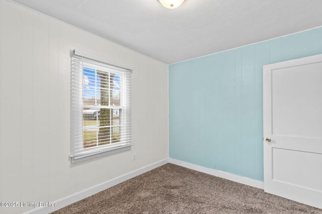 1310 Doris Dr, Louisville, KY 40118