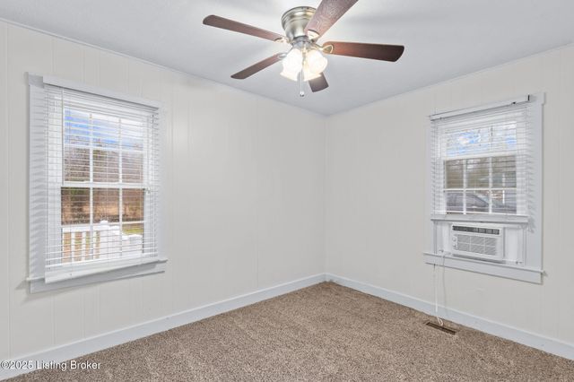 1310 Doris Dr, Louisville, KY 40118