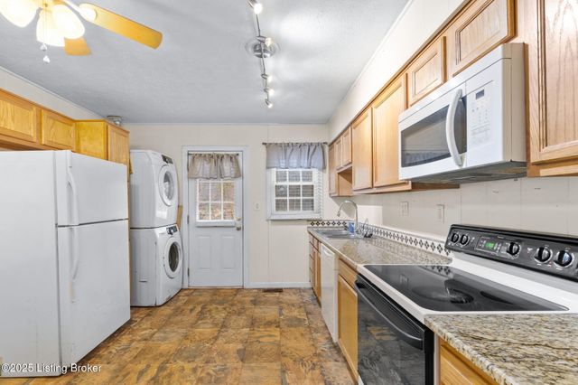 1310 Doris Dr, Louisville, KY 40118