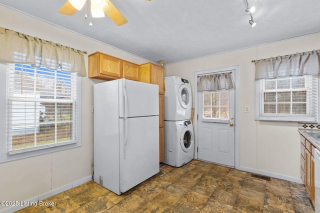 1310 Doris Dr, Louisville, KY 40118